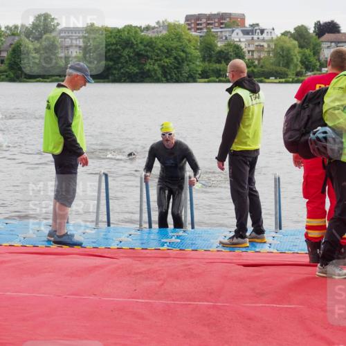 16.06.2024 - 7 Türme Triathlon KatJ http://msf.ph/oto/6325095 16.06.2024 09:33:59 Schwimmen 4, 124 meine-sportfotos.de