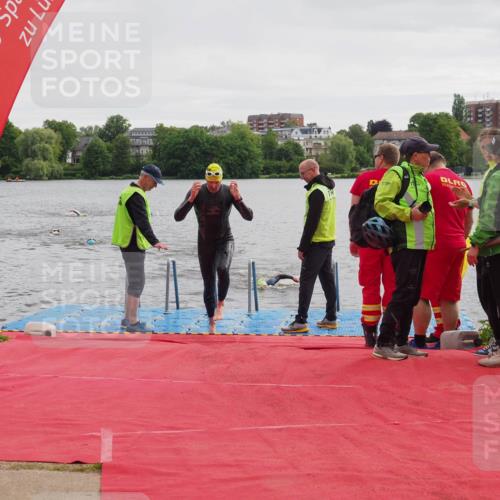 16.06.2024 - 7 Türme Triathlon KatJ http://msf.ph/oto/6325102 16.06.2024 09:34:01 Schwimmen 4, 124 meine-sportfotos.de