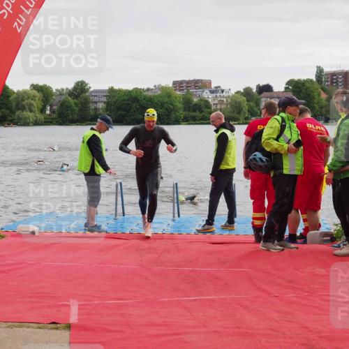 16.06.2024 - 7 Türme Triathlon KatJ http://msf.ph/oto/6325108 16.06.2024 09:34:01 Schwimmen 4, 124 meine-sportfotos.de