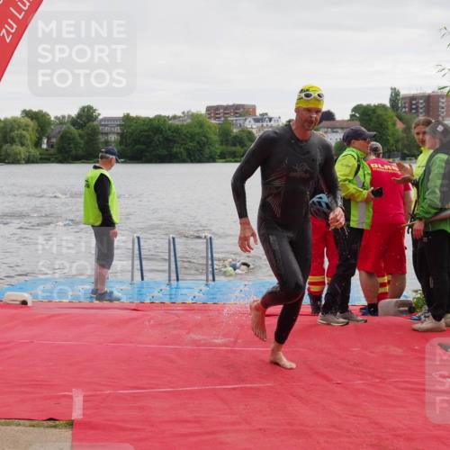 16.06.2024 - 7 Türme Triathlon KatJ http://msf.ph/oto/6325153 16.06.2024 09:34:03 Schwimmen 4, 124 meine-sportfotos.de