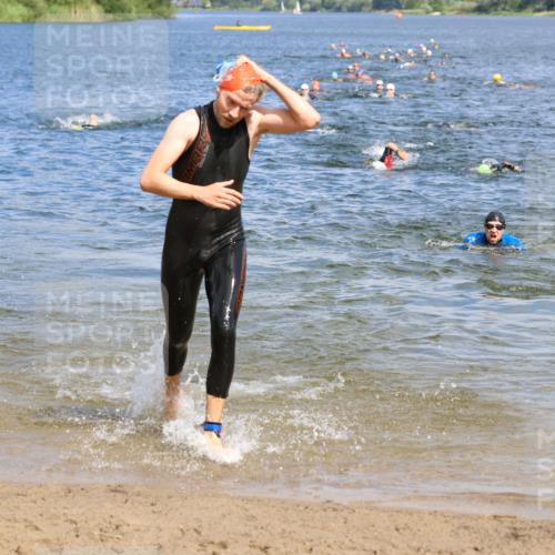 16.06.2024 - 26. Vierlanden-Triathlon Strokosch-Dieckow http://msf.ph/oto/6325184 16.06.2024 10:57:53 Schwimmen 244, 269, 275, 298, 306, 316, 244, 269, 275, 298, 306, 316 meine-sportfotos.de