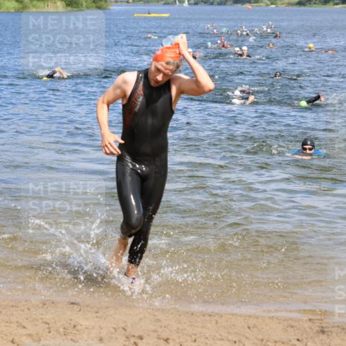 16.06.2024 - 26. Vierlanden-Triathlon Strokosch-Dieckow http://msf.ph/oto/6325219 16.06.2024 10:57:53 Schwimmen 244, 269, 275, 298, 306, 316, 244, 269, 275, 298, 306, 316 meine-sportfotos.de