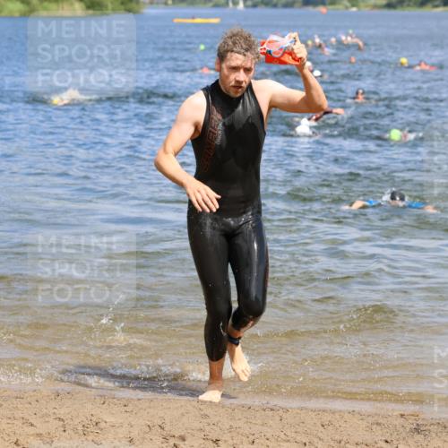 16.06.2024 - 26. Vierlanden-Triathlon Strokosch-Dieckow http://msf.ph/oto/6325268 16.06.2024 10:57:53 Schwimmen 244, 269, 275, 298, 306, 316, 244, 269, 275, 298, 306, 316 meine-sportfotos.de