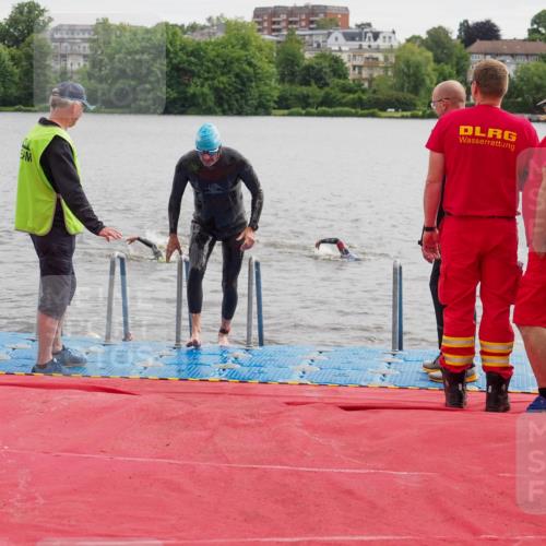 16.06.2024 - 7 Türme Triathlon KatJ http://msf.ph/oto/6325301 16.06.2024 09:34:29 Schwimmen 81, 82, 87, 141 meine-sportfotos.de