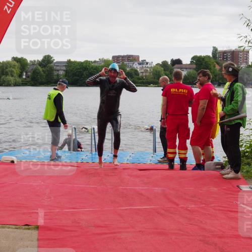 16.06.2024 - 7 Türme Triathlon KatJ http://msf.ph/oto/6325321 16.06.2024 09:34:31 Schwimmen 81, 82, 87, 141 meine-sportfotos.de