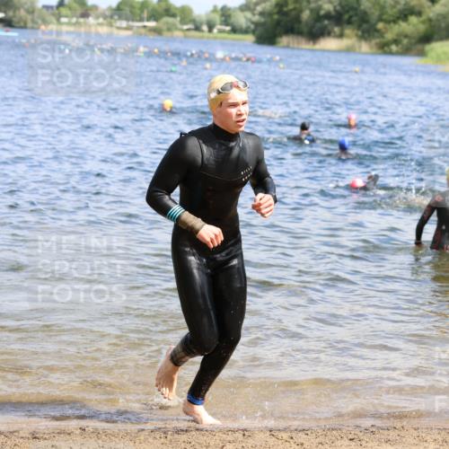 16.06.2024 - 26. Vierlanden-Triathlon Strokosch-Dieckow http://msf.ph/oto/6325525 16.06.2024 10:58:03 Schwimmen 253, 269, 275, 298, 302, 316, 253, 269, 275, 298, 302, 316 meine-sportfotos.de