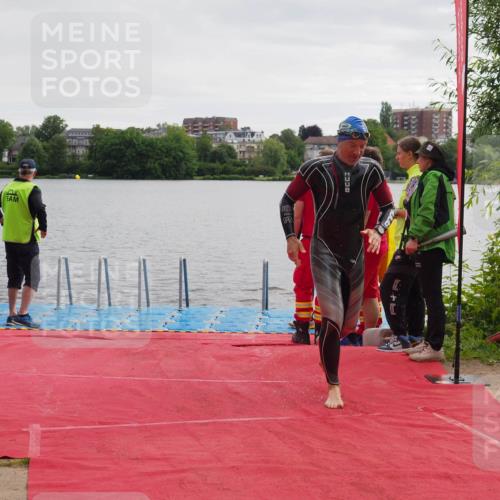 16.06.2024 - 7 Türme Triathlon KatJ http://msf.ph/oto/6325552 16.06.2024 09:34:54 Schwimmen 81, 87 meine-sportfotos.de