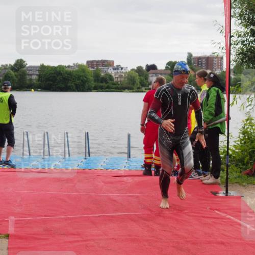 16.06.2024 - 7 Türme Triathlon KatJ http://msf.ph/oto/6325553 16.06.2024 09:34:54 Schwimmen 81, 87 meine-sportfotos.de