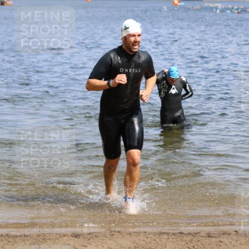 16.06.2024 - 26. Vierlanden-Triathlon Strokosch-Dieckow http://msf.ph/oto/6325558 16.06.2024 10:58:07 Schwimmen 253, 254, 298, 302, 316, 349, 253, 254, 298, 302, 316, 349 meine-sportfotos.de