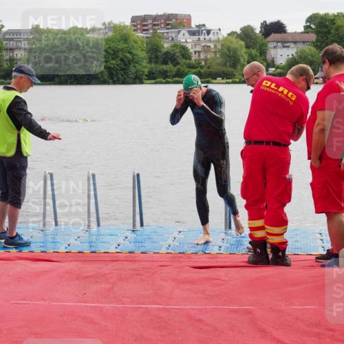 16.06.2024 - 7 Türme Triathlon KatJ http://msf.ph/oto/6325560 16.06.2024 09:35:42 Schwimmen 126 meine-sportfotos.de