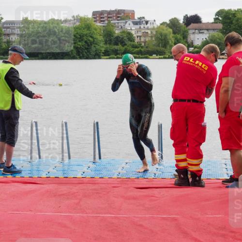 16.06.2024 - 7 Türme Triathlon KatJ http://msf.ph/oto/6325563 16.06.2024 09:35:42 Schwimmen 126 meine-sportfotos.de