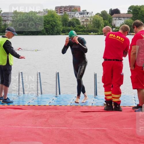 16.06.2024 - 7 Türme Triathlon KatJ http://msf.ph/oto/6325566 16.06.2024 09:35:42 Schwimmen 126 meine-sportfotos.de