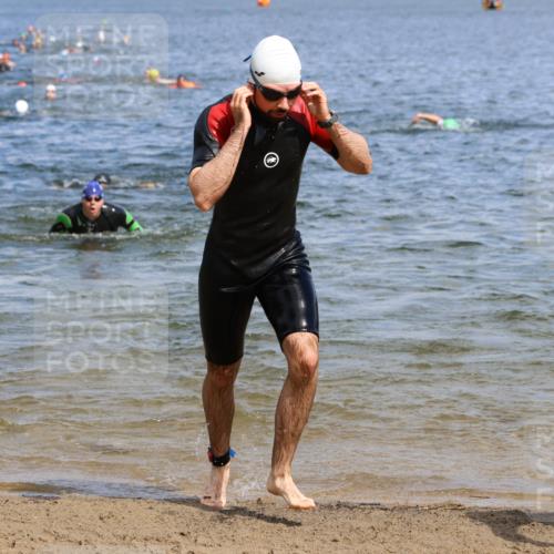 16.06.2024 - 26. Vierlanden-Triathlon Strokosch-Dieckow http://msf.ph/oto/6325695 16.06.2024 10:58:15 Schwimmen 253, 254, 257, 288, 302, 345, 349, 253, 254, 257, 288, 302, 345, 349 meine-sportfotos.de