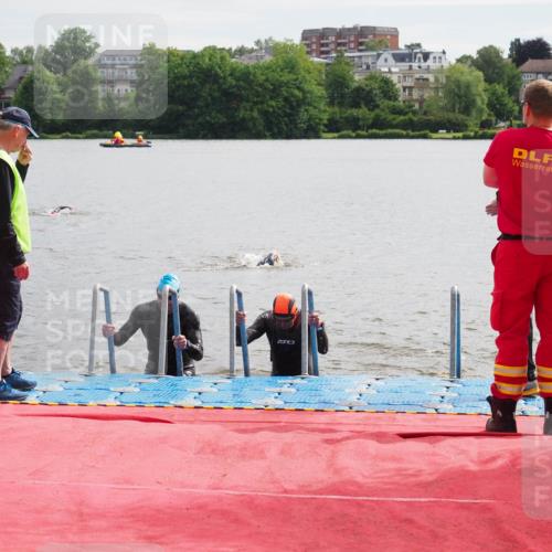 16.06.2024 - 7 Türme Triathlon KatJ http://msf.ph/oto/6325891 16.06.2024 09:38:05 Schwimmen 2, 84, 114, 131 meine-sportfotos.de