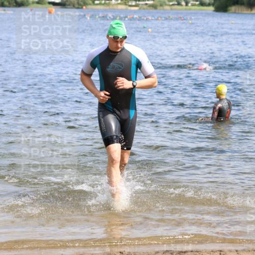 16.06.2024 - 26. Vierlanden-Triathlon Strokosch-Dieckow http://msf.ph/oto/6325990 16.06.2024 10:58:44 Schwimmen 251, 281, 317, 320, 251, 281, 317, 320 meine-sportfotos.de