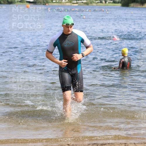 16.06.2024 - 26. Vierlanden-Triathlon Strokosch-Dieckow http://msf.ph/oto/6326007 16.06.2024 10:58:44 Schwimmen 251, 281, 317, 320, 251, 281, 317, 320 meine-sportfotos.de