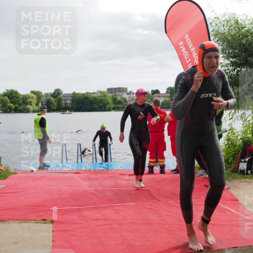 16.06.2024 - 7 Türme Triathlon KatJ http://msf.ph/oto/6326018 16.06.2024 09:38:16 Schwimmen 2, 84, 108, 114, 131 meine-sportfotos.de