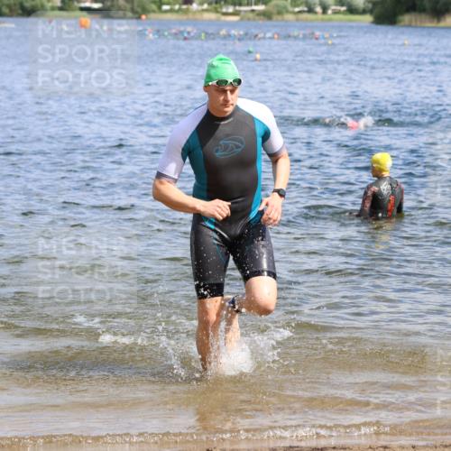 16.06.2024 - 26. Vierlanden-Triathlon Strokosch-Dieckow http://msf.ph/oto/6326019 16.06.2024 10:58:44 Schwimmen 251, 281, 317, 320, 251, 281, 317, 320 meine-sportfotos.de