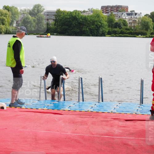 16.06.2024 - 7 Türme Triathlon KatJ http://msf.ph/oto/6326077 16.06.2024 09:38:25 Schwimmen 2, 84, 108, 111, 131 meine-sportfotos.de
