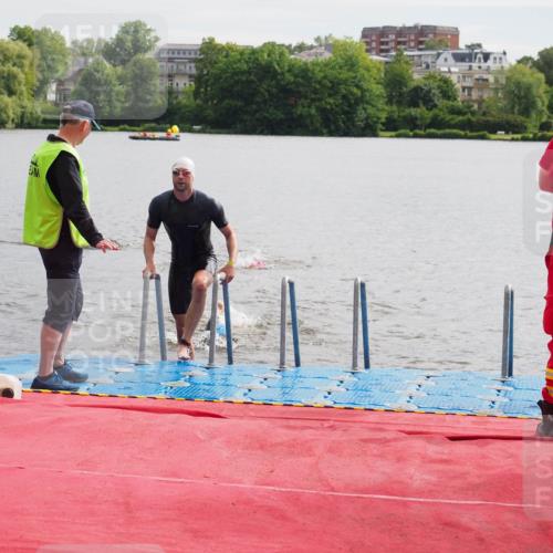 16.06.2024 - 7 Türme Triathlon KatJ http://msf.ph/oto/6326087 16.06.2024 09:38:25 Schwimmen 2, 84, 108, 111, 131 meine-sportfotos.de