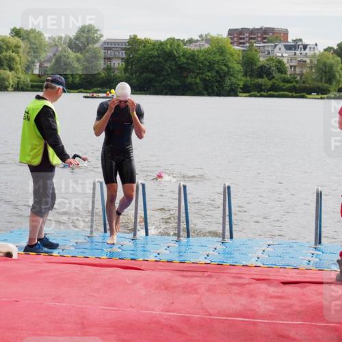 16.06.2024 - 7 Türme Triathlon KatJ http://msf.ph/oto/6326103 16.06.2024 09:38:27 Schwimmen 2, 84, 108, 111, 131 meine-sportfotos.de