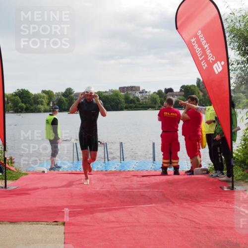 16.06.2024 - 7 Türme Triathlon KatJ http://msf.ph/oto/6326122 16.06.2024 09:38:29 Schwimmen 2, 84, 108, 111, 131 meine-sportfotos.de
