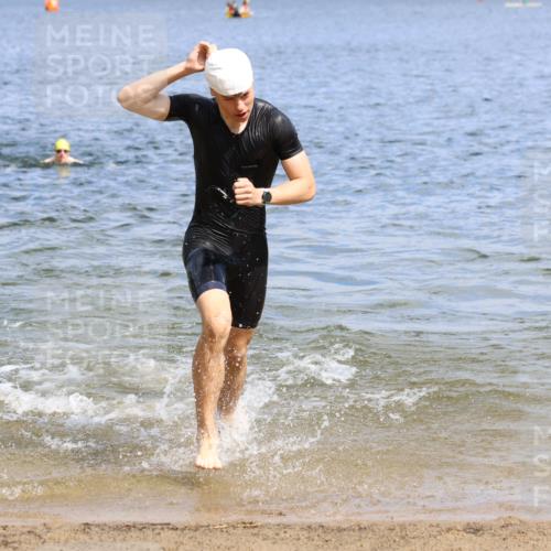 16.06.2024 - 26. Vierlanden-Triathlon Strokosch-Dieckow http://msf.ph/oto/6326130 16.06.2024 10:58:48 Schwimmen 251, 281, 317, 320, 322, 251, 281, 317, 320, 322 meine-sportfotos.de