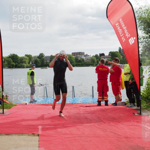 16.06.2024 - 7 Türme Triathlon KatJ http://msf.ph/oto/6326133 16.06.2024 09:38:29 Schwimmen 2, 84, 108, 111, 131 meine-sportfotos.de
