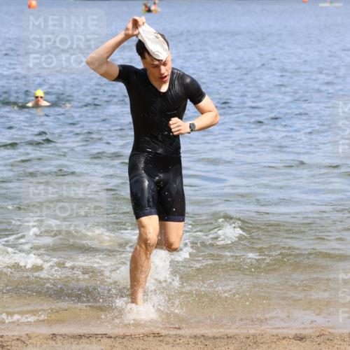 16.06.2024 - 26. Vierlanden-Triathlon Strokosch-Dieckow http://msf.ph/oto/6326143 16.06.2024 10:58:48 Schwimmen 251, 281, 317, 320, 322, 251, 281, 317, 320, 322 meine-sportfotos.de