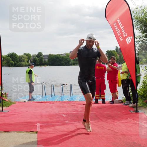 16.06.2024 - 7 Türme Triathlon KatJ http://msf.ph/oto/6326158 16.06.2024 09:38:30 Schwimmen 2, 84, 108, 111, 131 meine-sportfotos.de