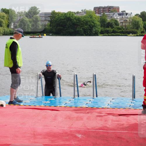 16.06.2024 - 7 Türme Triathlon KatJ http://msf.ph/oto/6326163 16.06.2024 09:38:34 Schwimmen 2, 108, 111, 131 meine-sportfotos.de