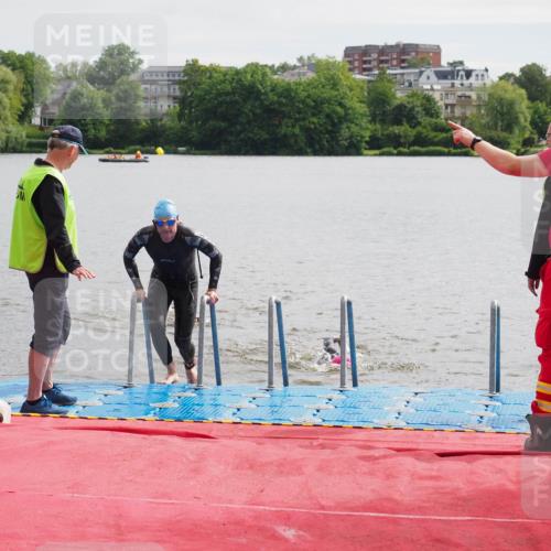 16.06.2024 - 7 Türme Triathlon KatJ http://msf.ph/oto/6326175 16.06.2024 09:38:36 Schwimmen 2, 108, 111 meine-sportfotos.de
