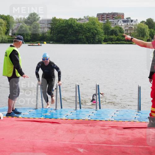 16.06.2024 - 7 Türme Triathlon KatJ http://msf.ph/oto/6326181 16.06.2024 09:38:36 Schwimmen 2, 108, 111 meine-sportfotos.de
