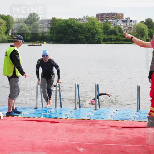 16.06.2024 - 7 Türme Triathlon KatJ http://msf.ph/oto/6326183 16.06.2024 09:38:36 Schwimmen 2, 108, 111 meine-sportfotos.de