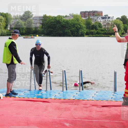 16.06.2024 - 7 Türme Triathlon KatJ http://msf.ph/oto/6326186 16.06.2024 09:38:36 Schwimmen 2, 108, 111 meine-sportfotos.de