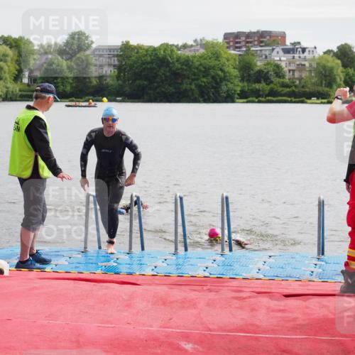 16.06.2024 - 7 Türme Triathlon KatJ http://msf.ph/oto/6326188 16.06.2024 09:38:37 Schwimmen 108, 111 meine-sportfotos.de