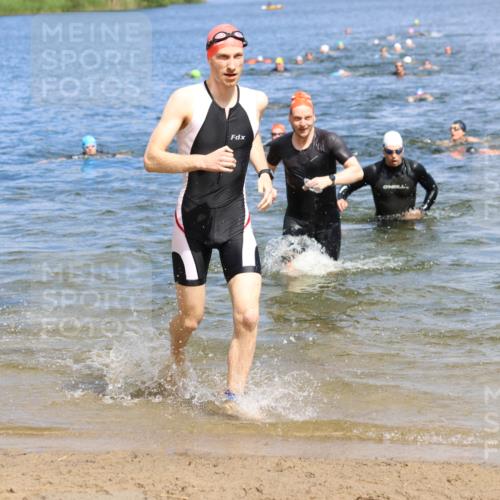 16.06.2024 - 26. Vierlanden-Triathlon Strokosch-Dieckow http://msf.ph/oto/6326195 16.06.2024 10:58:50 Schwimmen 251, 281, 304, 317, 320, 322, 251, 281, 304, 317, 320, 322 meine-sportfotos.de