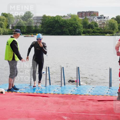 16.06.2024 - 7 Türme Triathlon KatJ http://msf.ph/oto/6326200 16.06.2024 09:38:37 Schwimmen 108, 111 meine-sportfotos.de