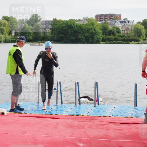 16.06.2024 - 7 Türme Triathlon KatJ http://msf.ph/oto/6326202 16.06.2024 09:38:37 Schwimmen 108, 111 meine-sportfotos.de