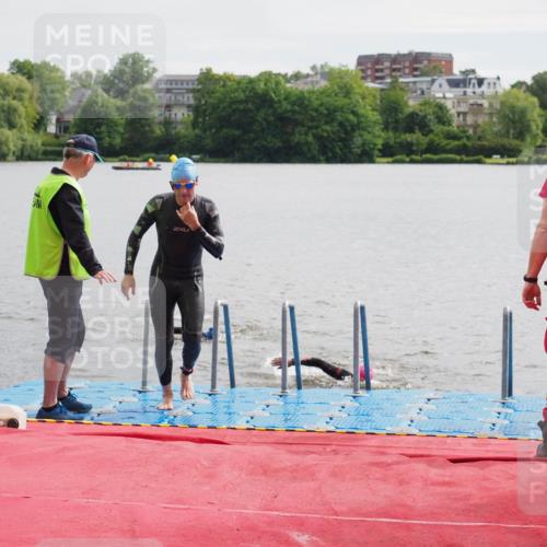16.06.2024 - 7 Türme Triathlon KatJ http://msf.ph/oto/6326205 16.06.2024 09:38:37 Schwimmen 108, 111 meine-sportfotos.de