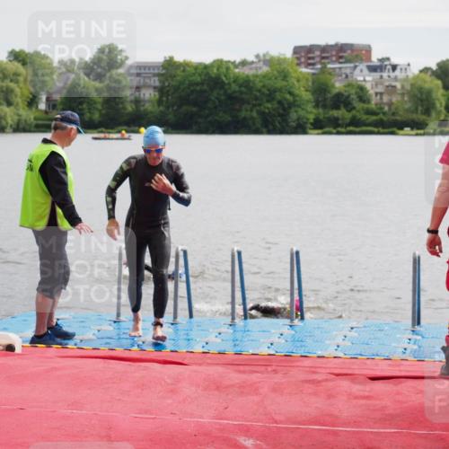 16.06.2024 - 7 Türme Triathlon KatJ http://msf.ph/oto/6326210 16.06.2024 09:38:37 Schwimmen 108, 111 meine-sportfotos.de