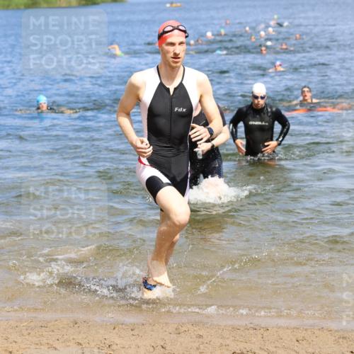16.06.2024 - 26. Vierlanden-Triathlon Strokosch-Dieckow http://msf.ph/oto/6326228 16.06.2024 10:58:50 Schwimmen 251, 281, 304, 317, 320, 322, 251, 281, 304, 317, 320, 322 meine-sportfotos.de