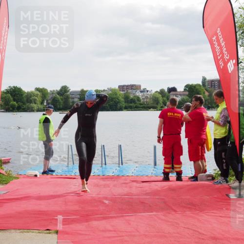 16.06.2024 - 7 Türme Triathlon KatJ http://msf.ph/oto/6326231 16.06.2024 09:38:40 Schwimmen 108, 111 meine-sportfotos.de