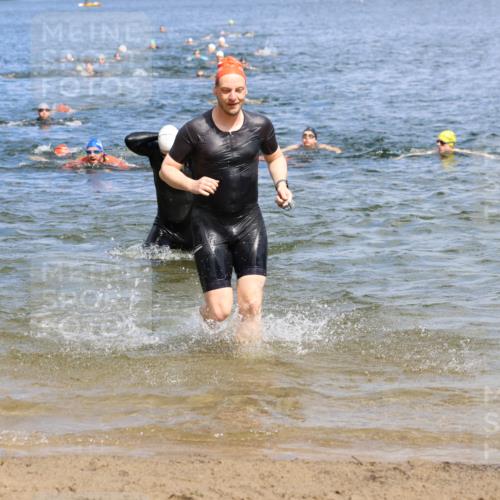16.06.2024 - 26. Vierlanden-Triathlon Strokosch-Dieckow http://msf.ph/oto/6326256 16.06.2024 10:58:52 Schwimmen 251, 281, 304, 317, 320, 322, 251, 281, 304, 317, 320, 322 meine-sportfotos.de
