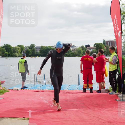 16.06.2024 - 7 Türme Triathlon KatJ http://msf.ph/oto/6326259 16.06.2024 09:38:41 Schwimmen 108, 111 meine-sportfotos.de