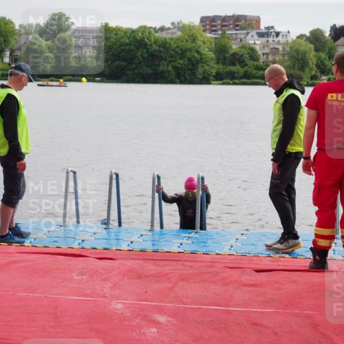 16.06.2024 - 7 Türme Triathlon KatJ http://msf.ph/oto/6326271 16.06.2024 09:38:46 Schwimmen 108, 111, 120 meine-sportfotos.de