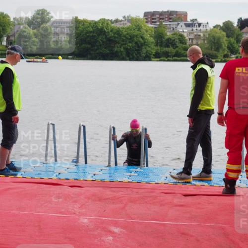 16.06.2024 - 7 Türme Triathlon KatJ http://msf.ph/oto/6326276 16.06.2024 09:38:46 Schwimmen 108, 111, 120 meine-sportfotos.de
