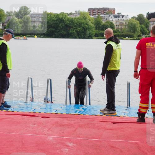 16.06.2024 - 7 Türme Triathlon KatJ http://msf.ph/oto/6326283 16.06.2024 09:38:47 Schwimmen 108, 111, 120 meine-sportfotos.de