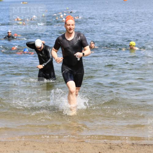 16.06.2024 - 26. Vierlanden-Triathlon Strokosch-Dieckow http://msf.ph/oto/6326292 16.06.2024 10:58:52 Schwimmen 251, 281, 304, 317, 320, 322, 251, 281, 304, 317, 320, 322 meine-sportfotos.de