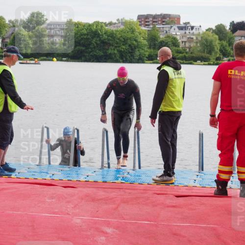 16.06.2024 - 7 Türme Triathlon KatJ http://msf.ph/oto/6326298 16.06.2024 09:38:49 Schwimmen 108, 111, 120 meine-sportfotos.de